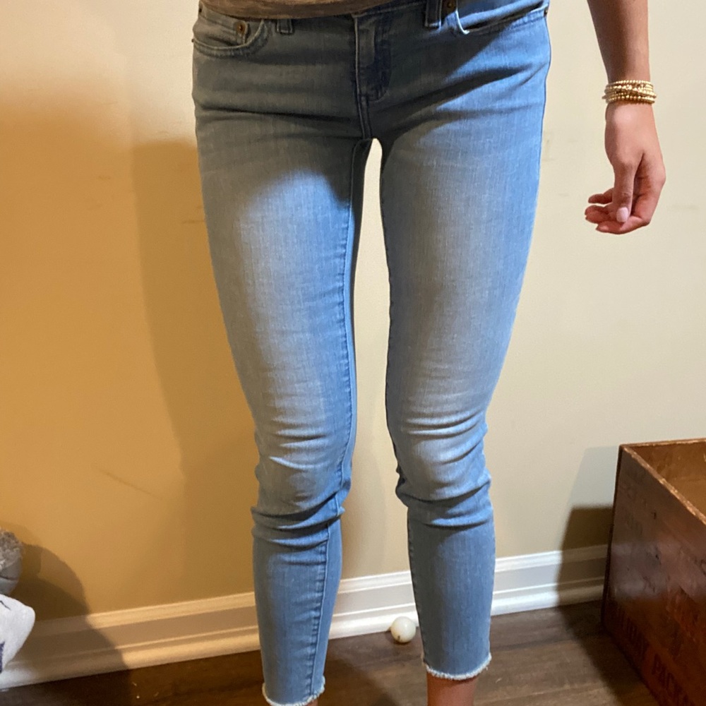 Vineyard vines light wash skinny jeans